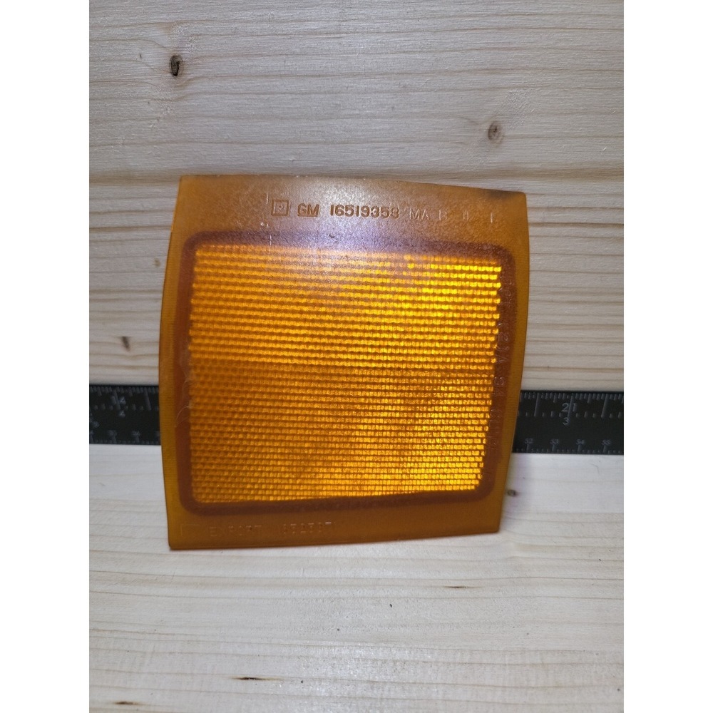 Genuine‎ GM 16519353 Side Marker Amber Reflector Lens OEM Original Part